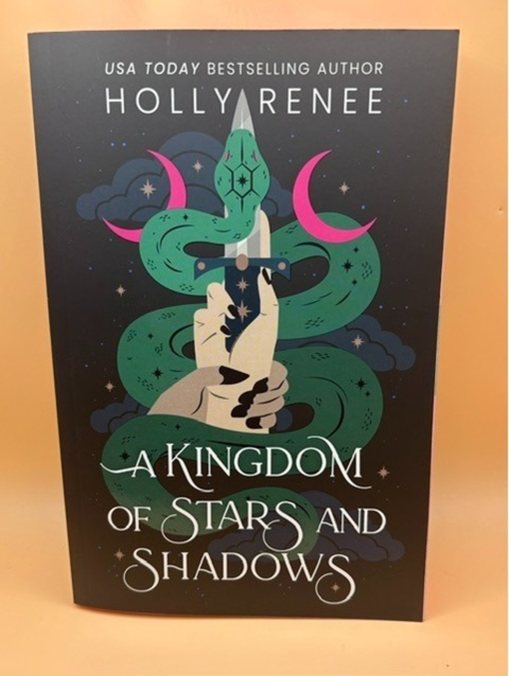 A Kingdom of Stars and Shadows (Deluxe Edition) Book 1 of 4: New